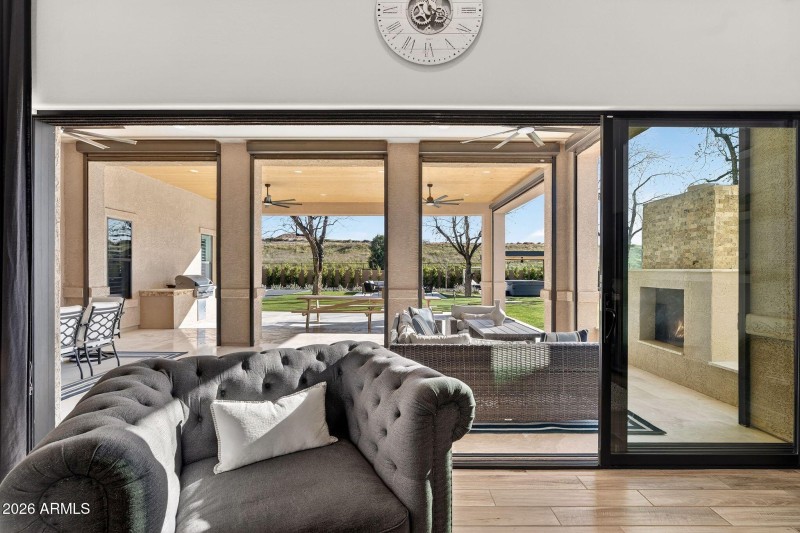 014_19-web-or-mls-33e_melissa_pl_19