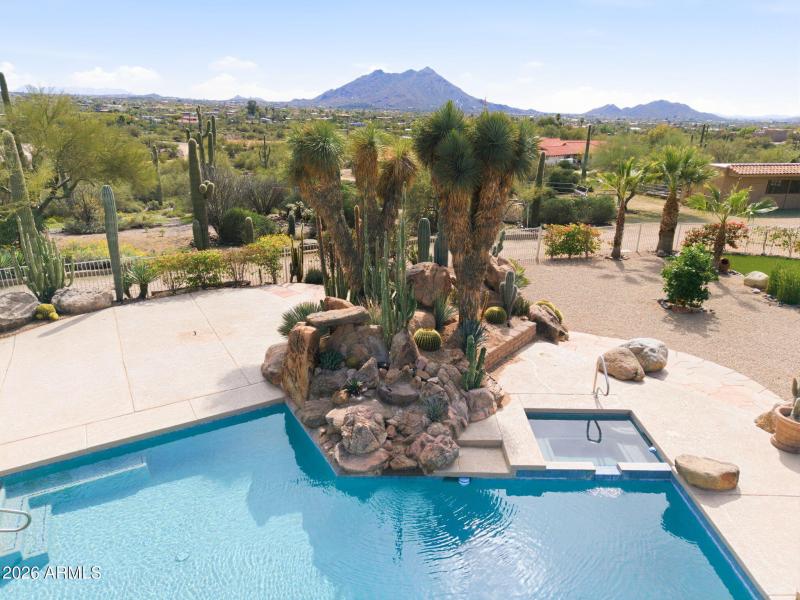 6601 E Willow Springs Ln N