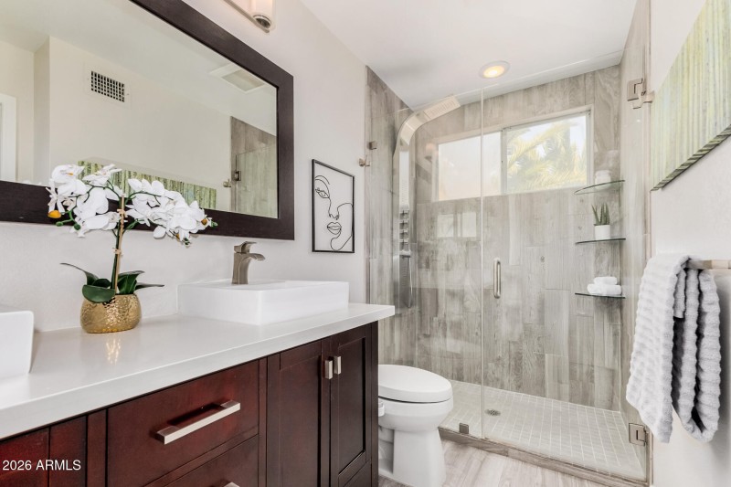 Primary Bath w/Dual Sinks