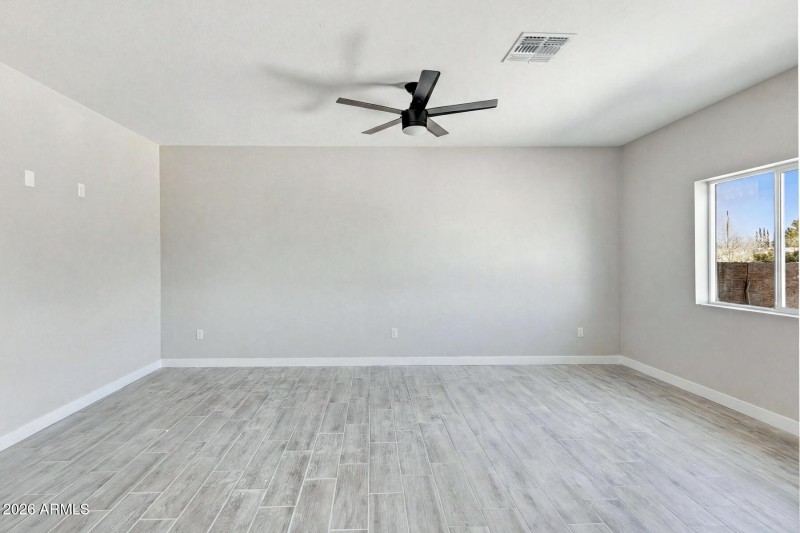 240 Valerie Lane-082046