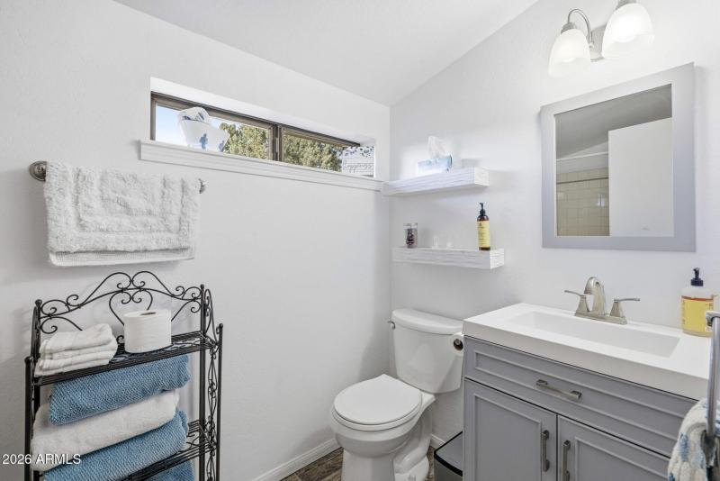 6846LuckyLn-ShowLow-AZ-23