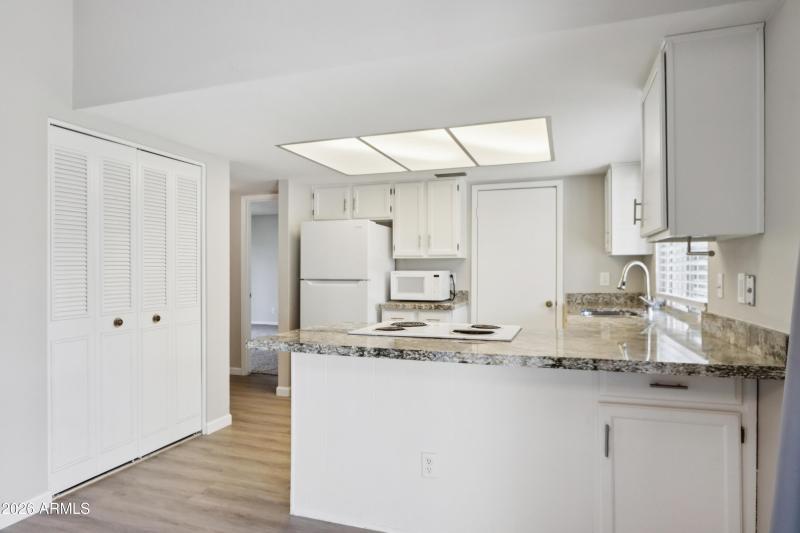 12-print-W Continental Dr-S2702-012