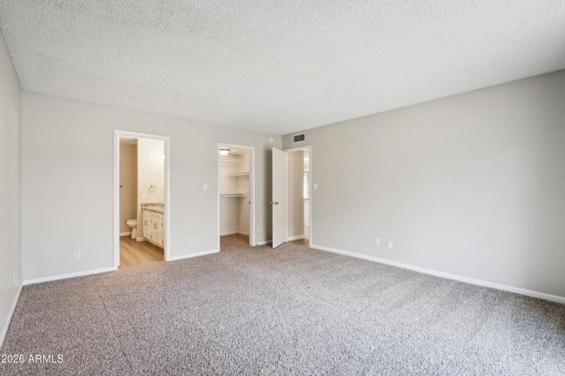 24-print-W Continental Dr-S2702-024