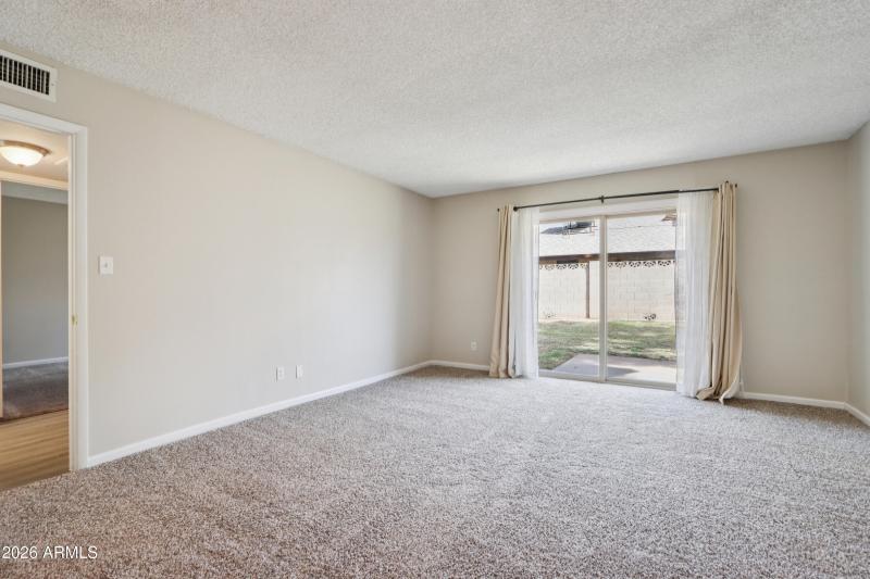 25-print-W Continental Dr-S2702-025