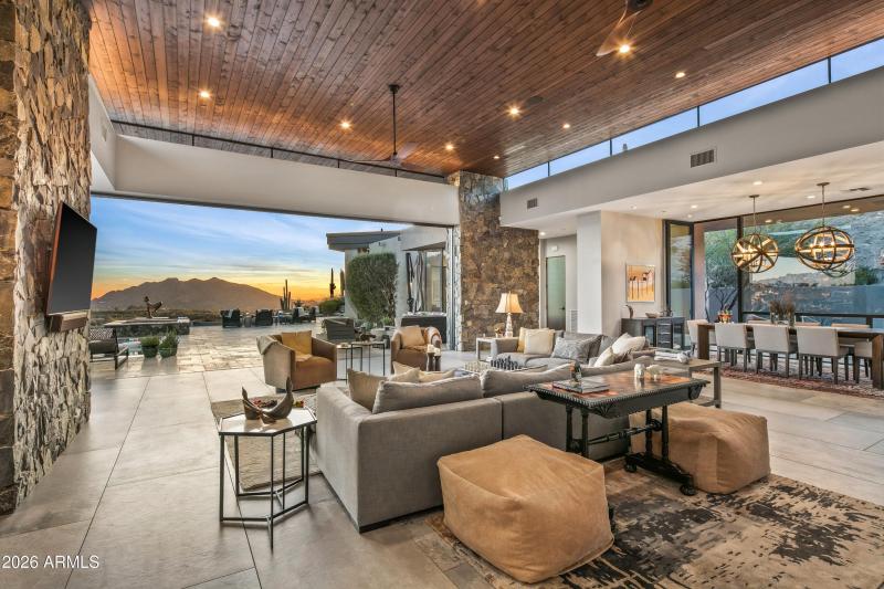 011_GREAT ROOM VIEWS