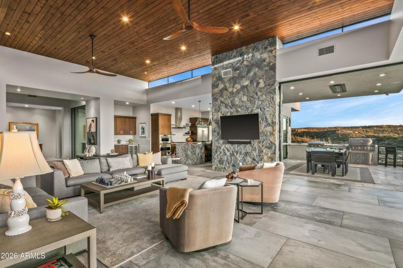 012_SOARING CEILINGS