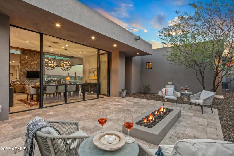 029_DINING ROOM PATIO