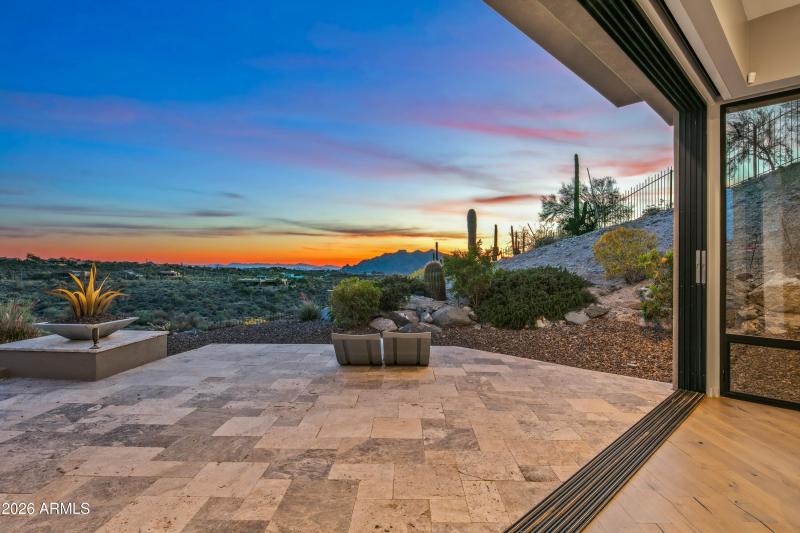 039_PRIMARY SUITE PATIO VIEWS