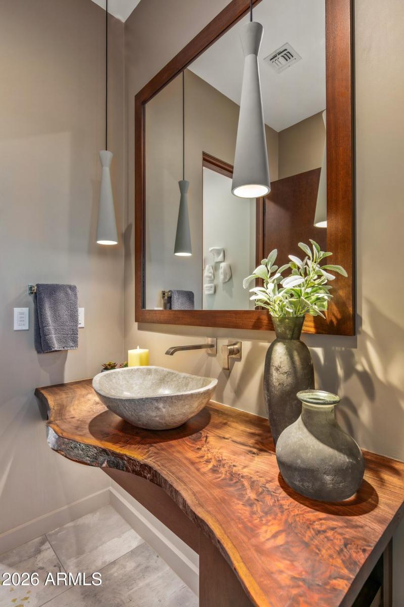 043_POWDER BATH WSHOWER