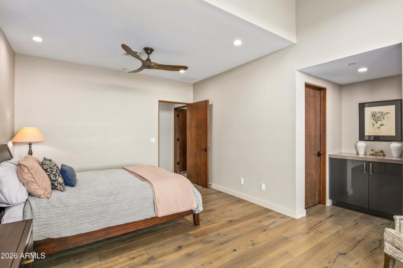 055_ENSUITE GUEST BED 3