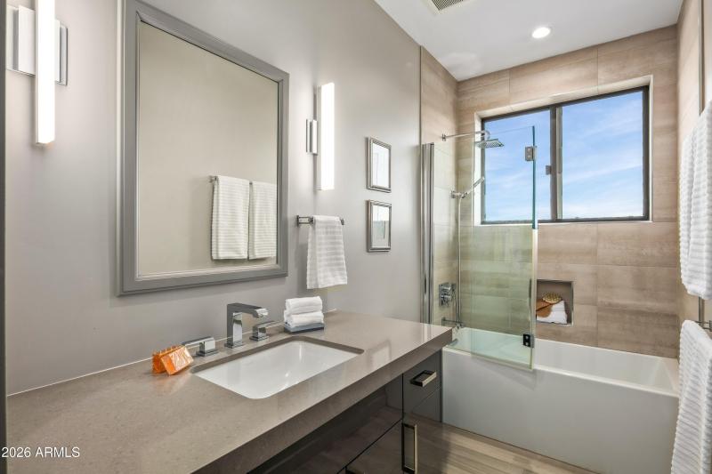 056_EN SUITE GUEST 3