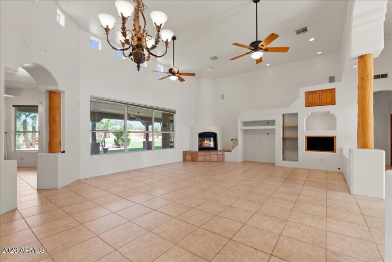 12-DesertSkyREM-13002 W San Juan Ave, Li