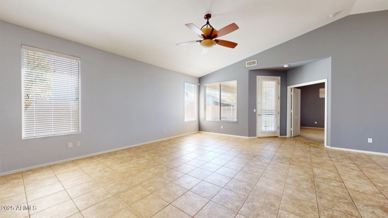 871-E-Sherri-Dr-03292025_084158