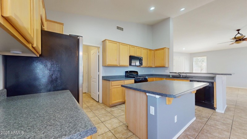 871-E-Sherri-Dr-03292025_084347