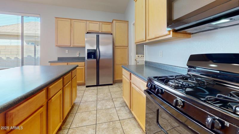 871-E-Sherri-Dr-Kitchen 1