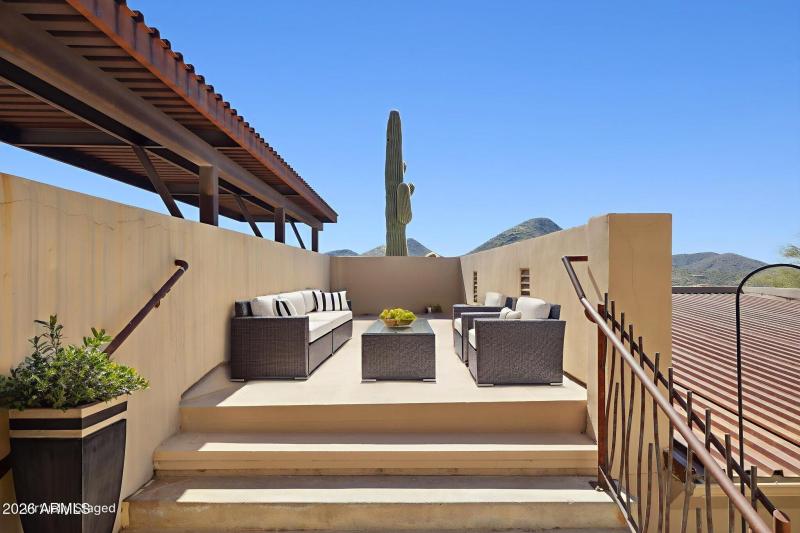 44-web-or-mls-44123-n-23rd-st