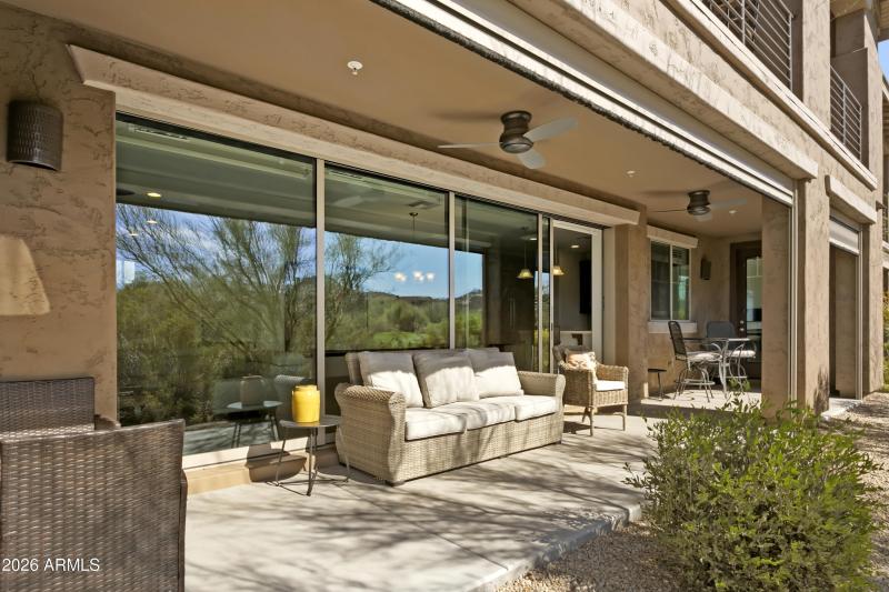 10260EWhiteFeather1041026