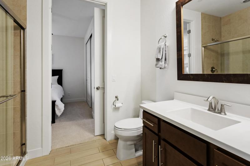 10260EWhiteFeather1041014