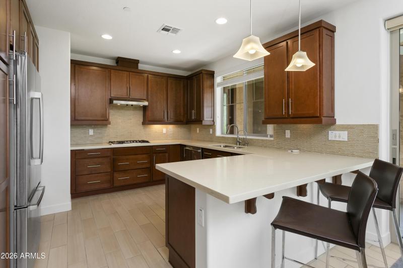 10260EWhiteFeather1041010