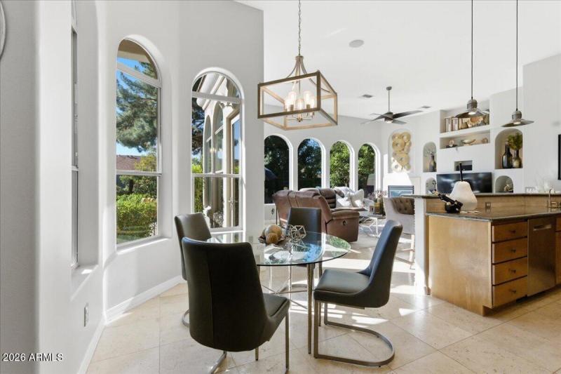 20-Breakfast Nook