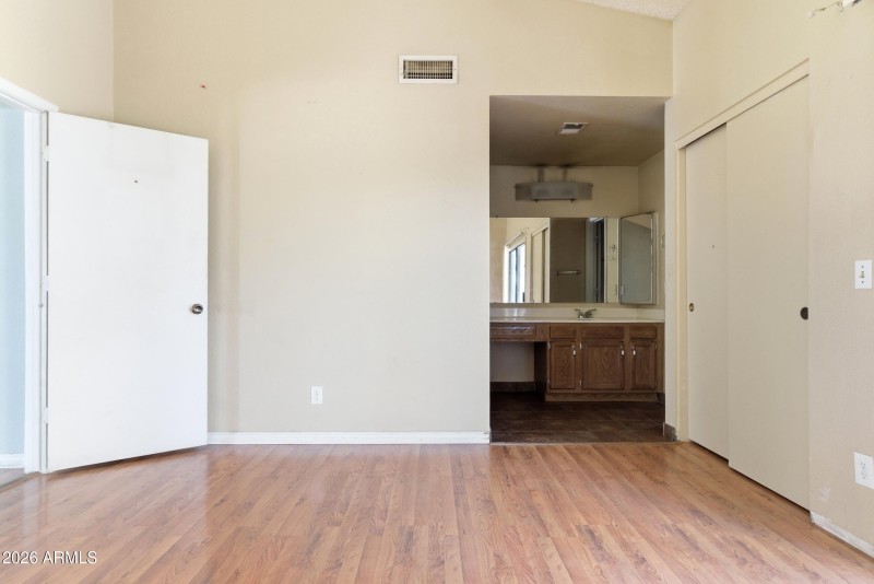 11_12570d26-3e24-4d47-bf54-071817f56051