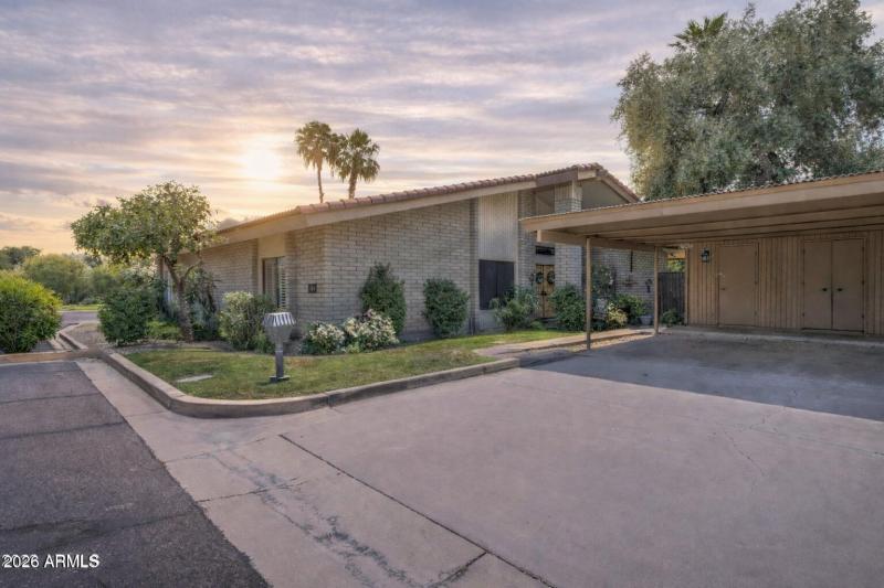 Beautiful curb-appeal