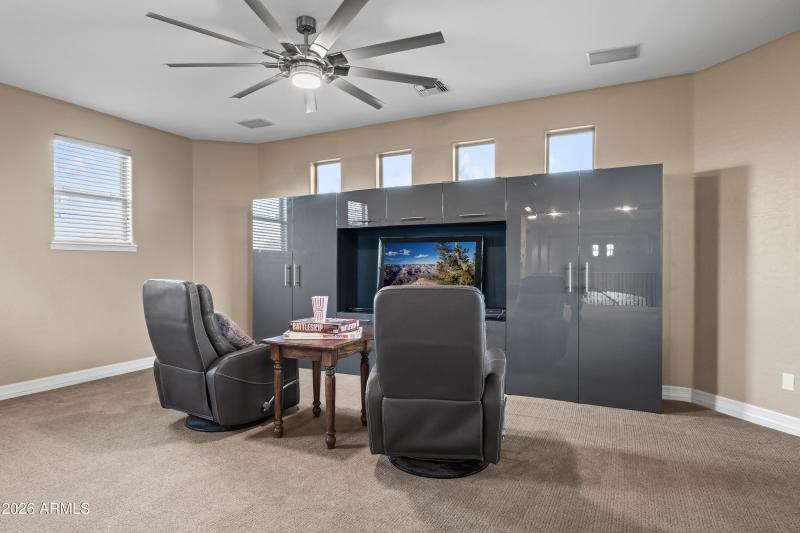 25 Game Cabinets_TV can convey