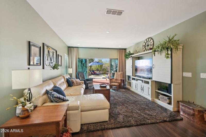 9-web-or-mls-W Oberlin Way-S2402-009