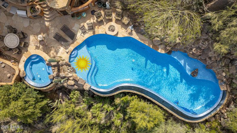 Pool with Negative Edge to Views