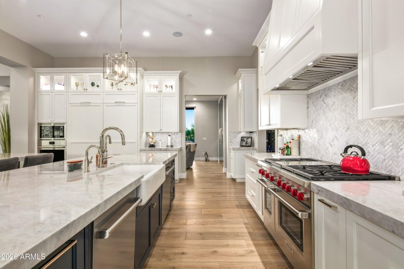 020_Open, Spacious, Easy Flow