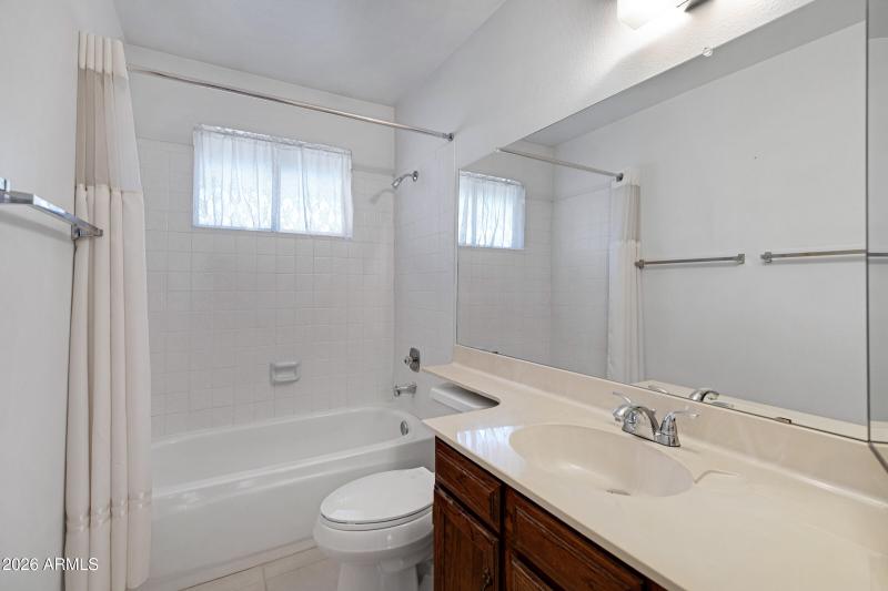 17635 N Lindner Dr-8