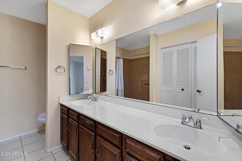 17635 N Lindner Dr-9