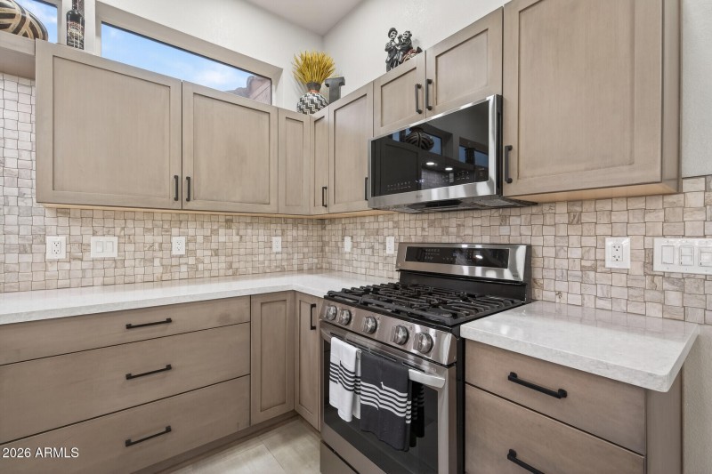 28_22015_N_Mirage_Lane28_mls