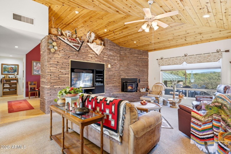 11 Lvg twd Dining Rm