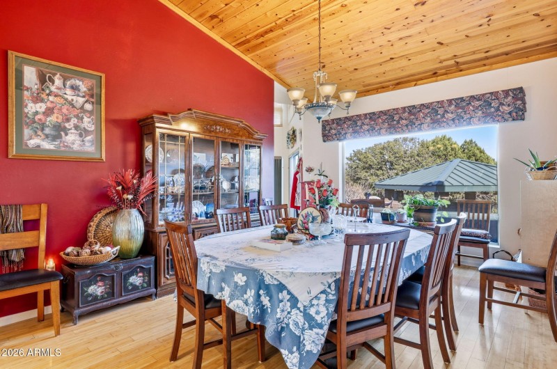 12 Dining Rm twd Window