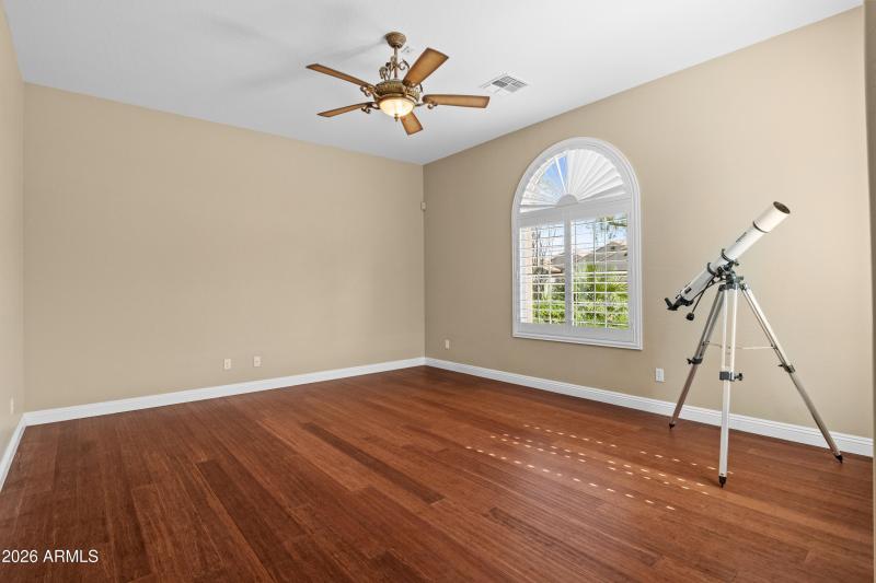 56 Drive extra bedroom or den office