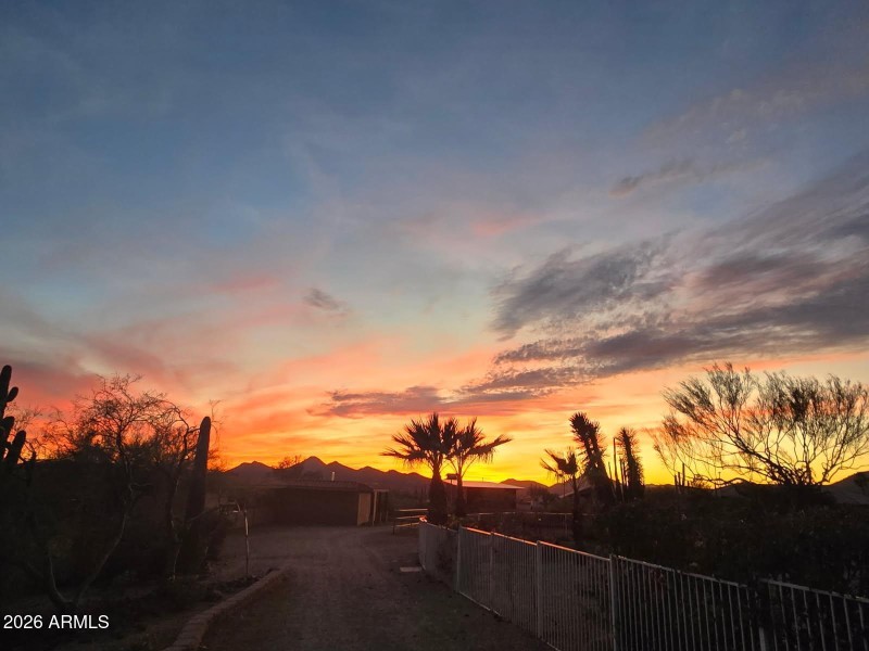 6601 E Willow Springs Ln N