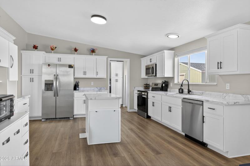 936-deer-field-blvd-winslow-az-usa-008