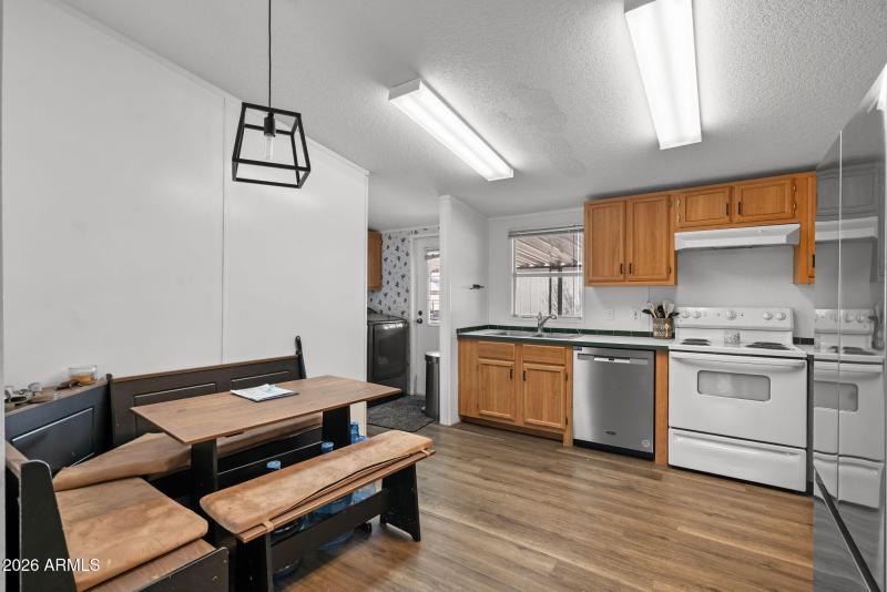 Kitchen & Dining Area