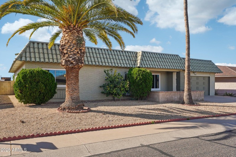 2-web-or-mls-W Wrangler Dr-S0103-002