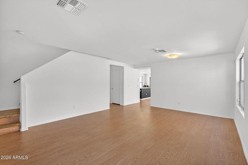 5-web-or-mls-01W Diana Ave