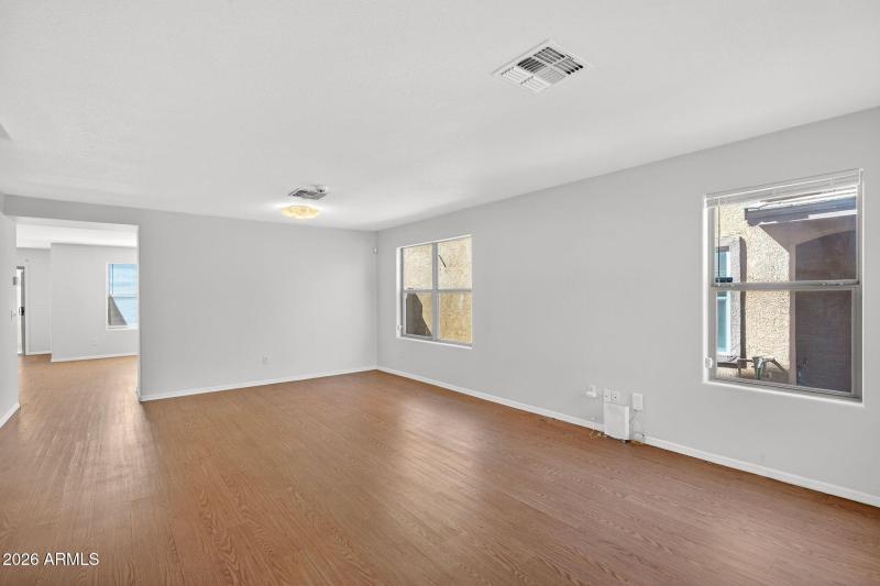 7-web-or-mls-04W Diana Ave