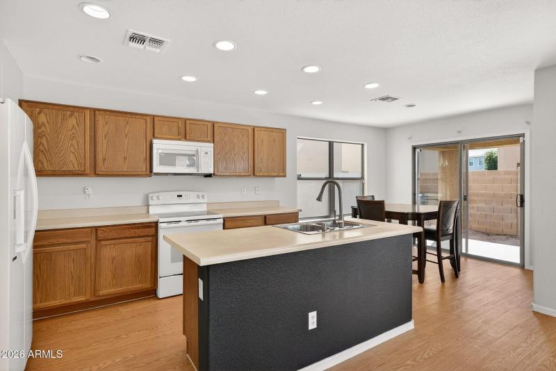 12-web-or-mls-10W Diana Ave