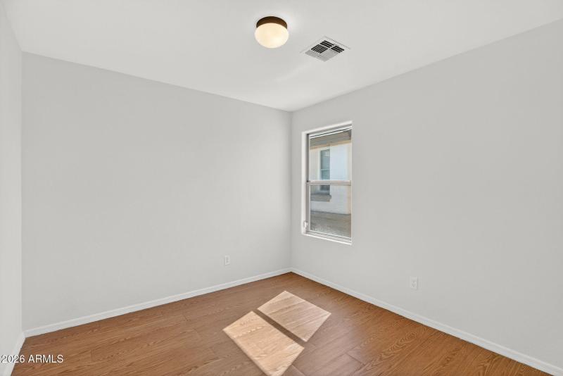 28-web-or-mls-18W Diana Ave