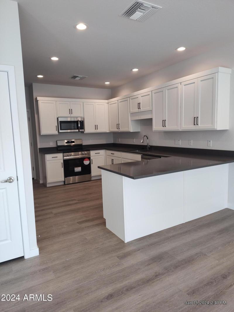 VERY COOL CONTEMPORARY COLOR BLEND