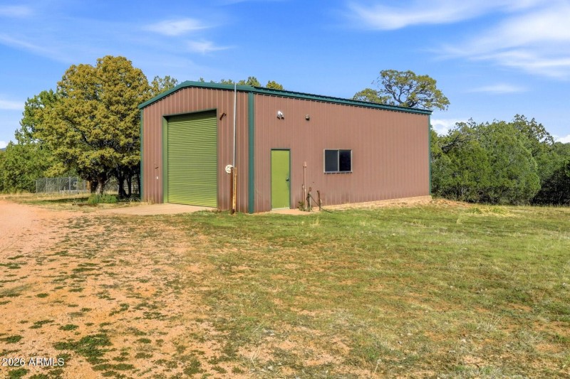 24' X 40' Steel Garage