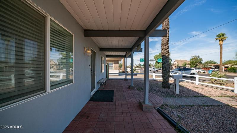 2201 W Adams St Exterior Photos-5