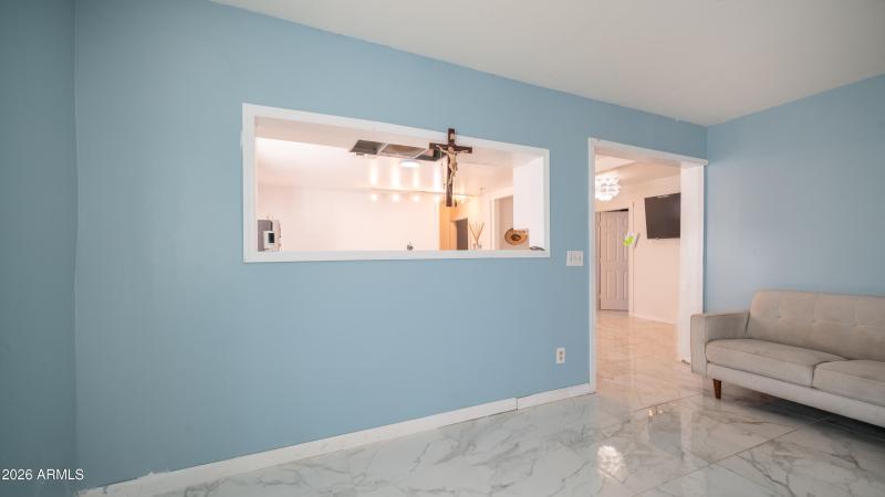 2201 W Adams St Exterior Photos-8