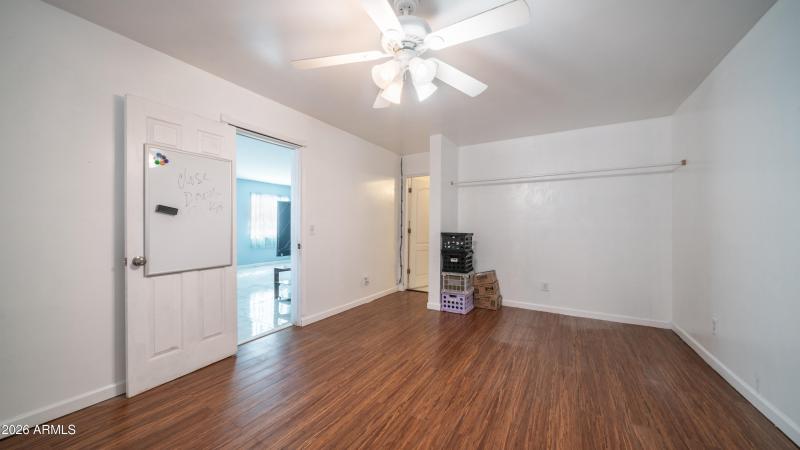 2201 W Adams St Exterior Photos-11