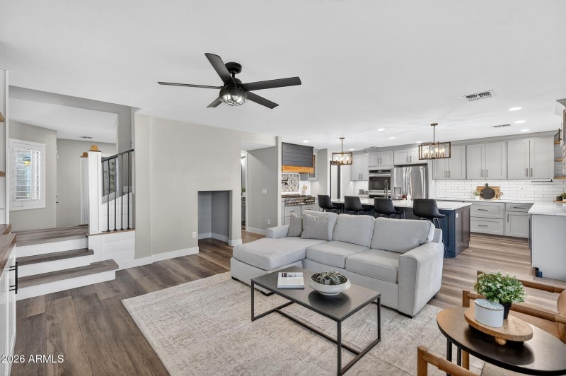 7-web-or-mls-34Davis Way